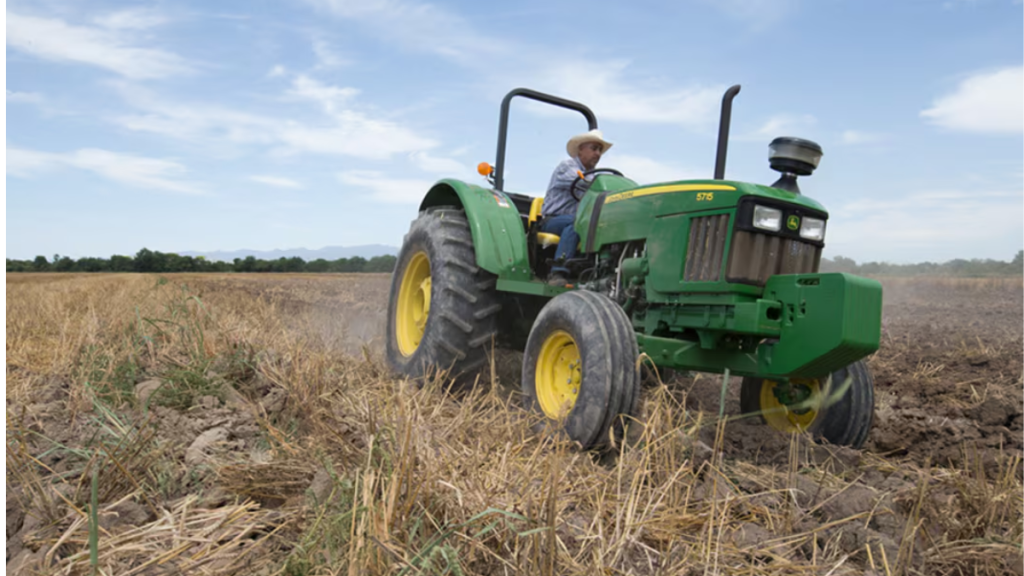 John-deere-responde-donald-trump › Capital Regia John-deere-responde-donald-trump