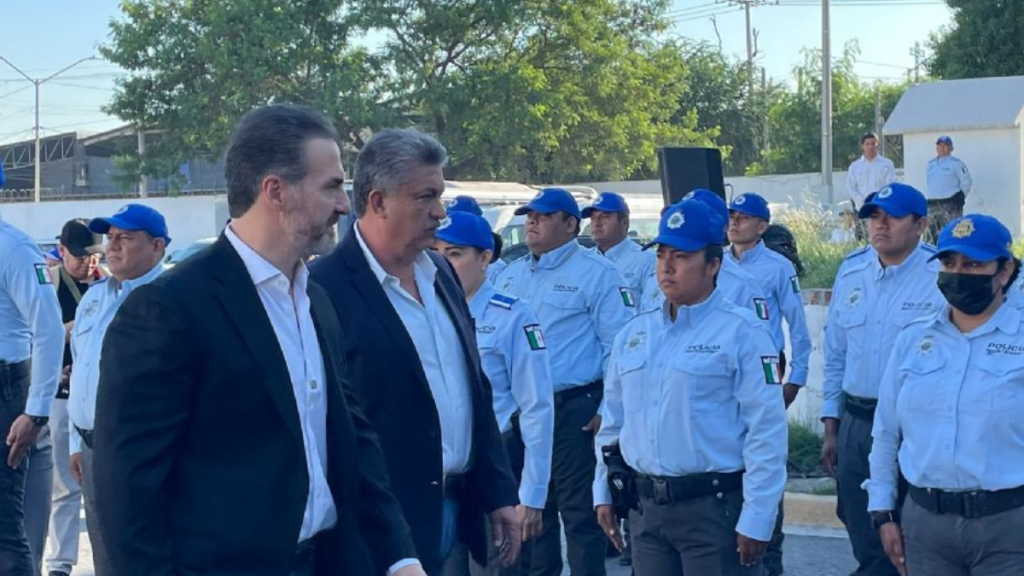 Adrian-de-la-garza-busca-reorientar-la-policia-de-monterrey › Capital Regia